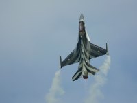 Dutch Air Force 'Teamwork' F16 photographed at the Royal International Air Tattoo 2002 using a Canon D60 camera and Canon 100-400mm lens