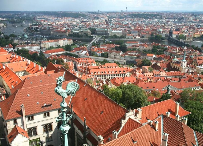 Prague skyline (click here to open a new window with this photo in computer wallpaper format)