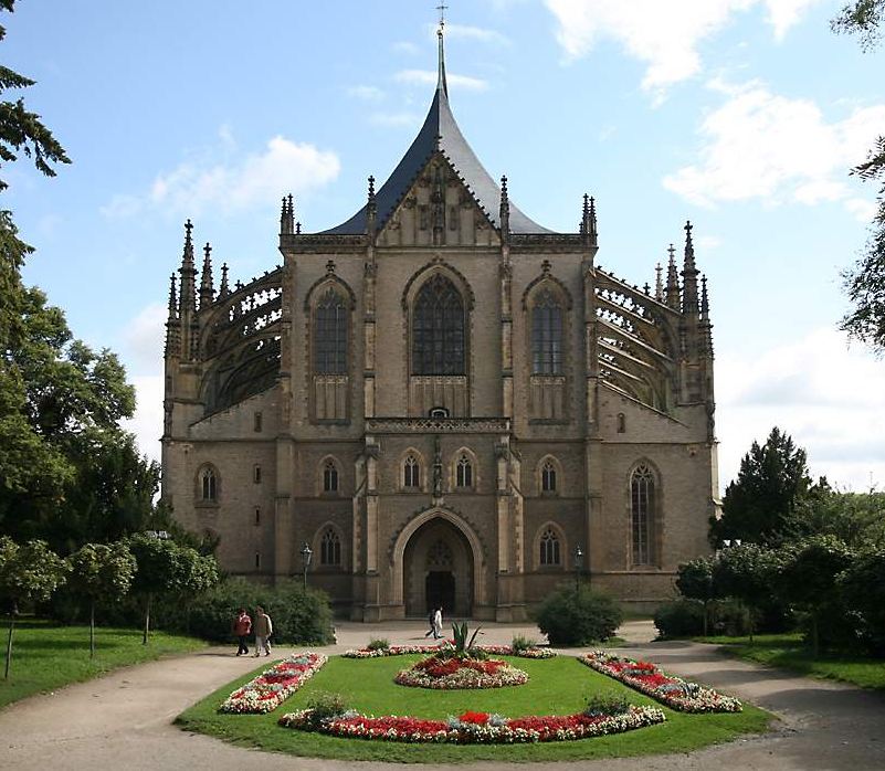 St Barbara's cathedral   (click here to open a new window with this photo in computer wallpaper format)