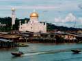 Kampung Ayer and the Omar Ali Saifuddin mosque